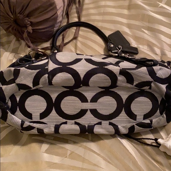 COACH - Picture 2 of 4